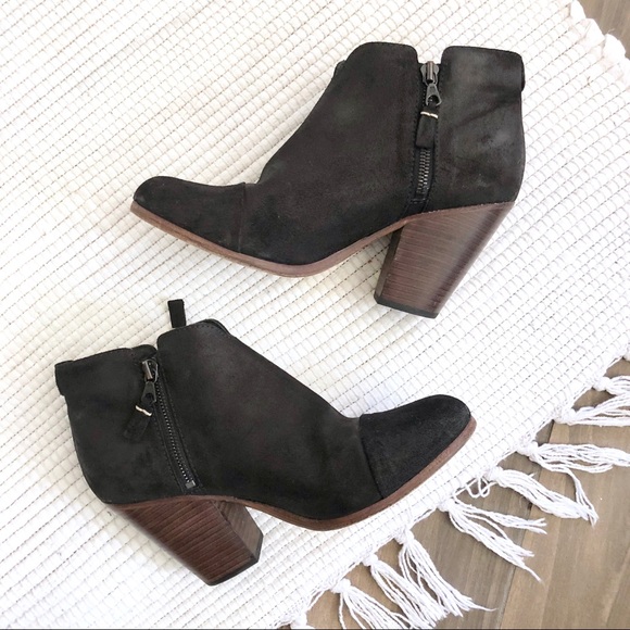 rag & bone Shoes - Rag and Bone • Black Margot Ankle Zipper Booties